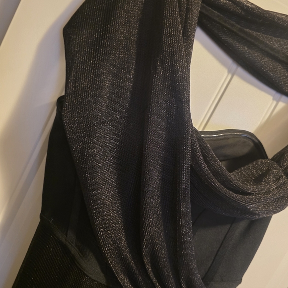 Elegant Black Evening Dress - Picture 6 of 6